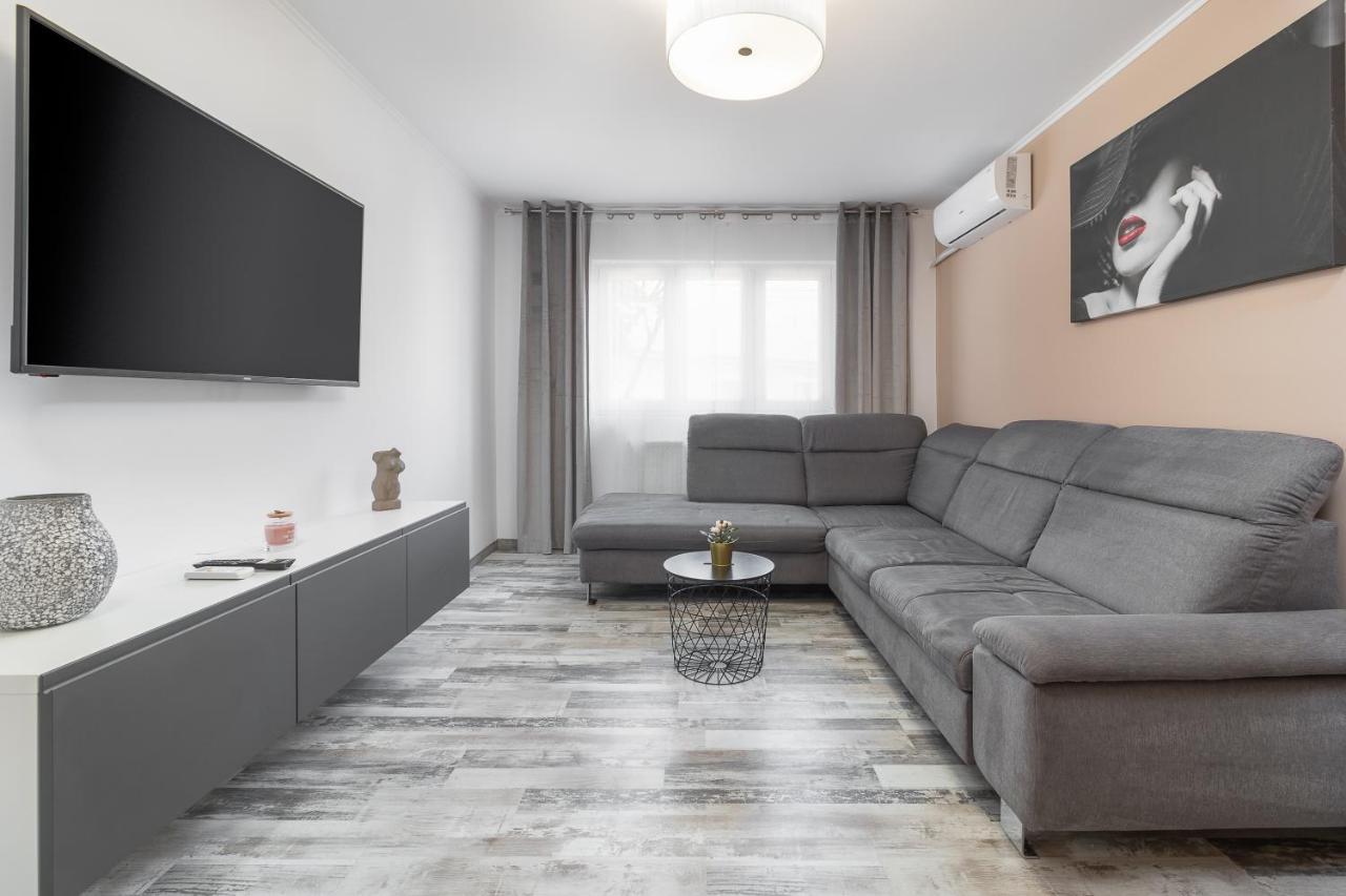 Appartement Decebal Flat à Oradea Extérieur photo